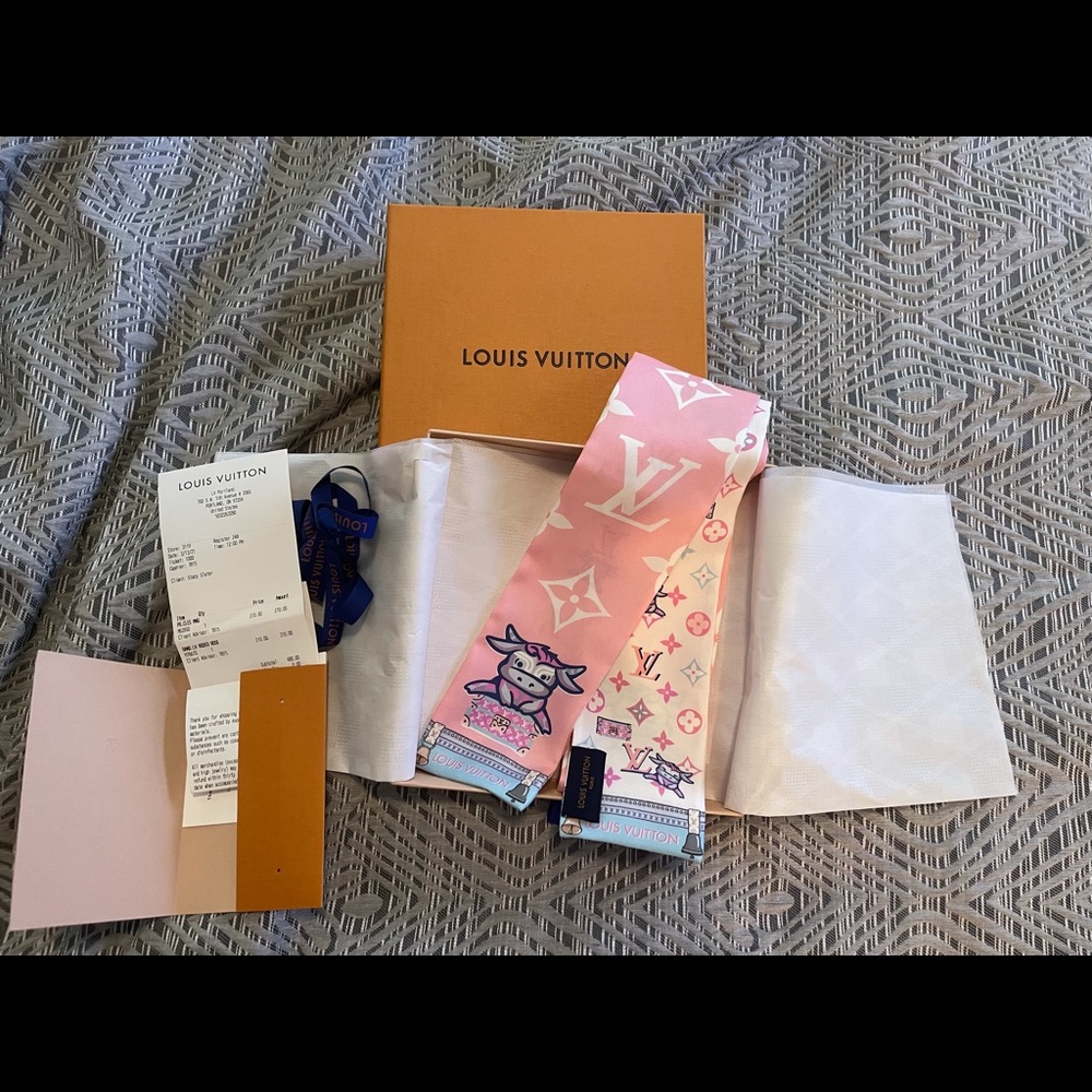 New Louis Vuitton bandeau, rodeo rose